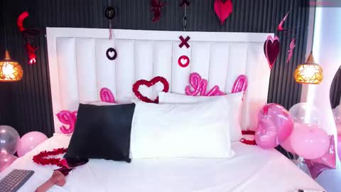 Snapshot of firedollx chatting on February 15, 7:51 am Firedoll online show from February 15, 7:51 am