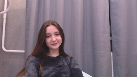 Snapshot of fireflies_fly_ chatting on January 22, 3:29 pm fireflies_fly_ online show from January 22, 3:29 pm