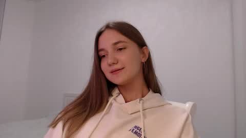 fireflies_fly_ online show from September 14, 7:46 pm