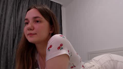 fireflies_fly_ online show from November 4, 7:57 pm