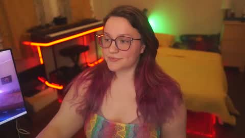 Snapshot of fireproofcuriousity chatting on December 14, 6:41 am Lio Roxy online show from December 14, 6:41 am