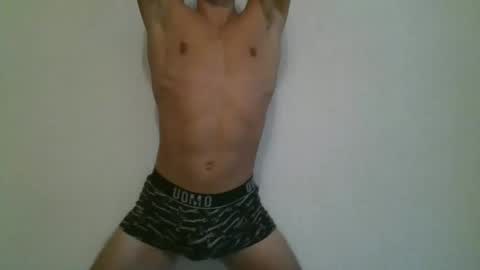 fit_guy997 online show from October 28, 12:30 pm
