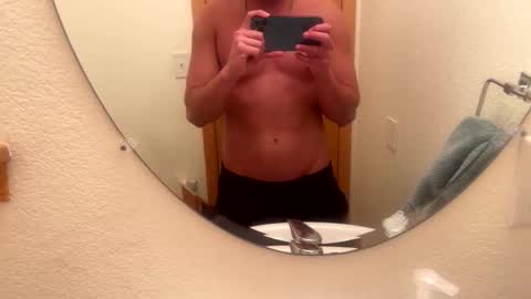 Snapshot of fitandhard3 chatting on February 15, 2:30 am fitandhard3 online show from February 15, 2:30 am