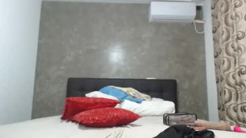 Snapshot of fitbarbiedoll chatting on January 27, 12:37 pm FitBarbieDoll online show from January 27, 12:37 pm