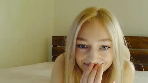 flowergirl online show from November 3, 8:54 pm