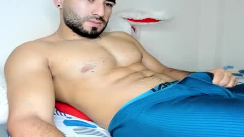 Snapshot of fitduroxxx chatting on October 27, 12:04 am fitduroxxx online show from October 27, 12:04 am