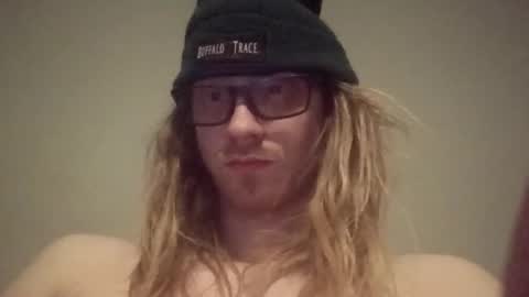 fitfungi7 online show from March 31, 4:46 am