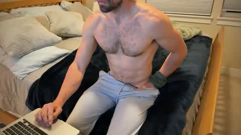 fitfunweird online show from December 3, 1:35 am