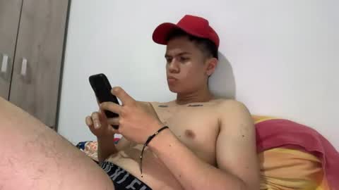 Snapshot of fitgav chatting on July 15, 7:35 am fitgav online show from July 15, 7:35 am