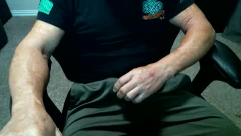 fitguy40 online show from April 26, 3:37 am