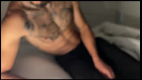Snapshot of fitjacques chatting on April 29, 12:48 am fitjacques online show from April 29, 12:48 am