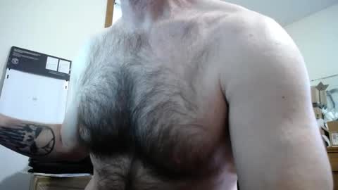 Snapshot of fitshow75 chatting on November 7, 12:49 pm Links in Bio below online show from November 7, 12:49 pm