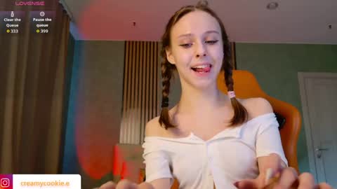 im Linda please give me thumbs up online show from May 31, 3:04 am