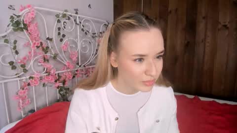 Amina online show from November 28, 11:13 am