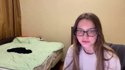 fleurine online show from September 21, 7:37 pm