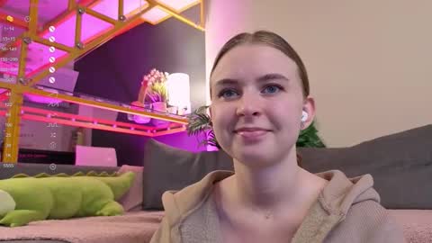 Leia online show from October 14, 8:15 am