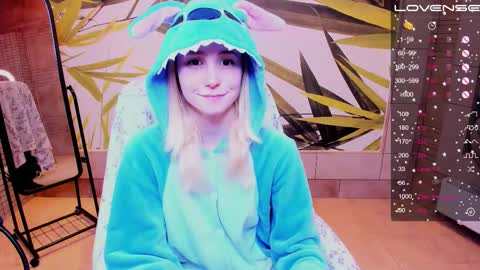 Snapshot of fleximona chatting on October 26, 9:37 am FlexiMona online show from October 26, 9:37 am