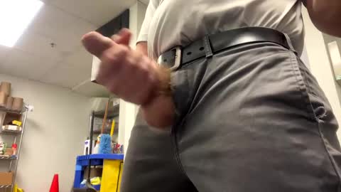 Snapshot of flintstones_rock chatting on December 28, 5:46 pm flintstones_rock online show from December 28, 5:46 pm