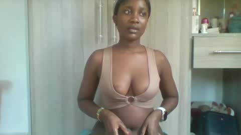 flirty_arrya online show from May 20, 9:15 am