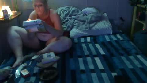 Snapshot of flopikin69 chatting on December 28, 10:25 am Eisha online show from December 28, 10:25 am