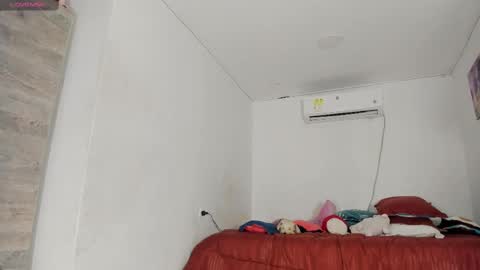 Snapshot of flor_herrera1 chatting on October 2, 6:31 am online show from October 2, 6:31 am
