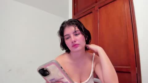 Snapshot of flordejamaica chatting on February 17, 5:10 pm Tell me My Love online show from February 17, 5:10 pm