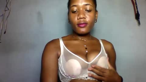 Snapshot of florencia011 chatting on January 27, 6:20 pm florencia011 online show from January 27, 6:20 pm