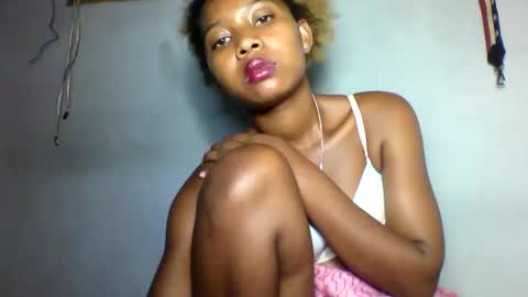 Snapshot of florencia011 chatting on January 29, 12:01 am florencia011 online show from January 29, 12:01 am