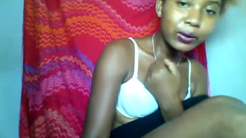 Snapshot of florencia011 chatting on January 29, 6:43 am florencia011 online show from January 29, 6:43 am