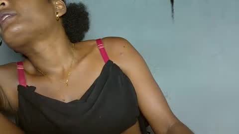 Snapshot of florencia011 chatting on February 10, 11:13 pm florencia011 online show from February 10, 11:13 pm
