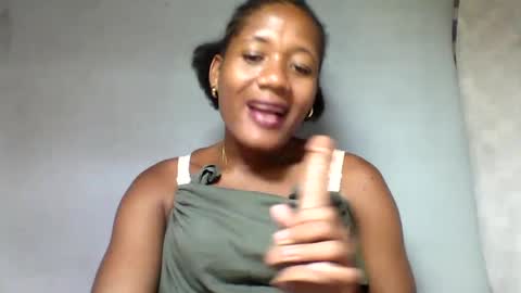 Snapshot of florencia011 chatting on February 12, 5:16 pm florencia011 online show from February 12, 5:16 pm