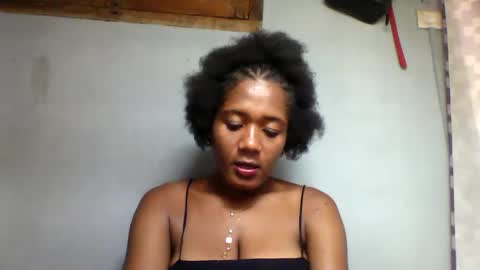 Snapshot of florencia011 chatting on February 13, 12:11 pm florencia011 online show from February 13, 12:11 pm