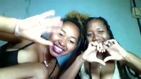Snapshot of florencia011 chatting on February 17, 6:53 am florencia011 online show from February 17, 6:53 am