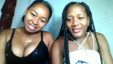 Snapshot of florencia011 chatting on February 22, 1:11 am florencia011 online show from February 22, 1:11 am