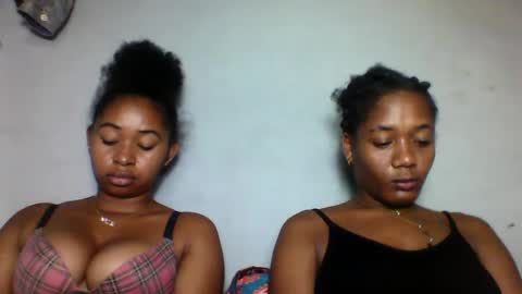 Snapshot of florencia011 chatting on February 27, 2:32 am florencia011 online show from February 27, 2:32 am