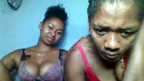 Snapshot of florencia011 chatting on February 27, 10:48 am florencia011 online show from February 27, 10:48 am