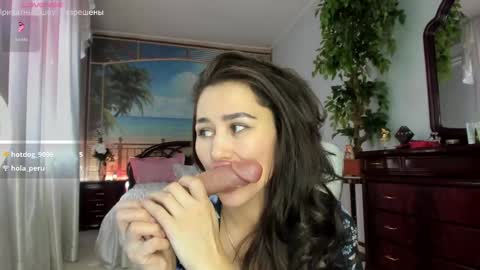 Snapshot of flower_nicole chatting on February 11, 5:58 am Nicole online show from February 11, 5:58 am