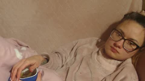 Snapshot of flowercandydoll13 chatting on January 16, 5:39 pm say meow and send tip online show from January 16, 5:39 pm