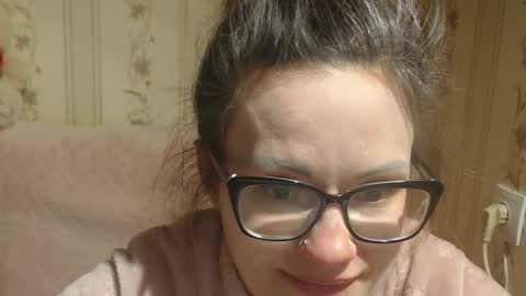 Snapshot of flowercandydoll13 chatting on February 10, 7:07 pm say meow and send tip online show from February 10, 7:07 pm