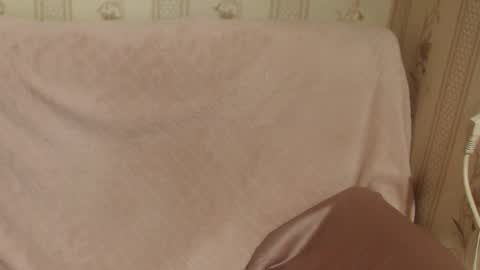 Snapshot of flowercandydoll13 chatting on February 12, 11:05 am say meow and send tip online show from February 12, 11:05 am