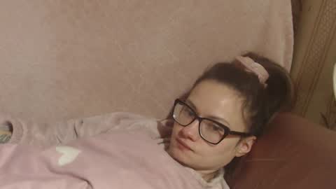 Snapshot of flowercandydoll13 chatting on February 20, 8:38 am say meow and send tip online show from February 20, 8:38 am