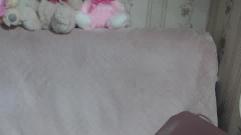 say meow and send tip  online show from April 2, 10:29 pm