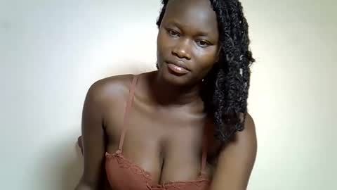 Snapshot of flowerdiva002 chatting on November 12, 7:31 am flowerdiva002 online show from November 12, 7:31 am