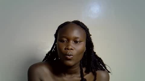 Snapshot of flowerdiva002 chatting on November 24, 6:29 pm flowerdiva002 online show from November 24, 6:29 pm