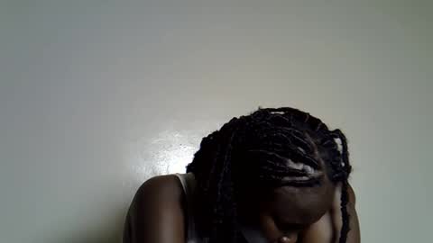 Snapshot of flowerdiva002 chatting on November 25, 11:05 pm flowerdiva002 online show from November 25, 11:05 pm