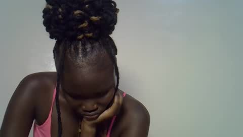 Snapshot of flowerdiva002 chatting on December 4, 8:17 pm flowerdiva002 online show from December 4, 8:17 pm