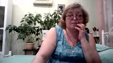 Flowerlower online show from February 3, 2:45 pm