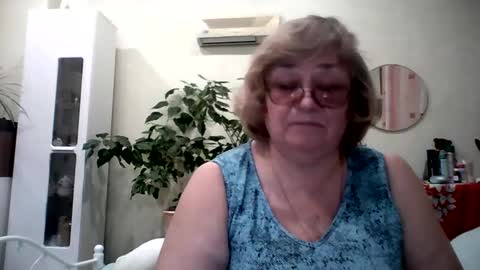 Flowerlower online show from February 11, 7:59 pm