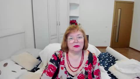 Snapshot of flowerlover8 chatting on February 2, 7:40 am Flowerlower online show from February 2, 7:40 am