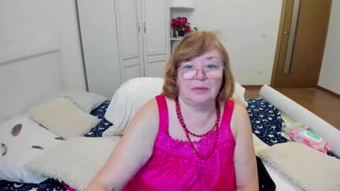 Snapshot of flowerlover8 chatting on February 3, 3:48 am Flowerlower online show from February 3, 3:48 am